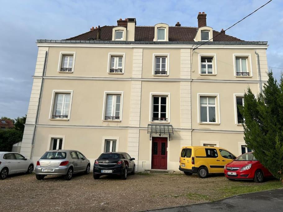 Le Petit Nid D'Yves Apartman Lagny Kültér fotó