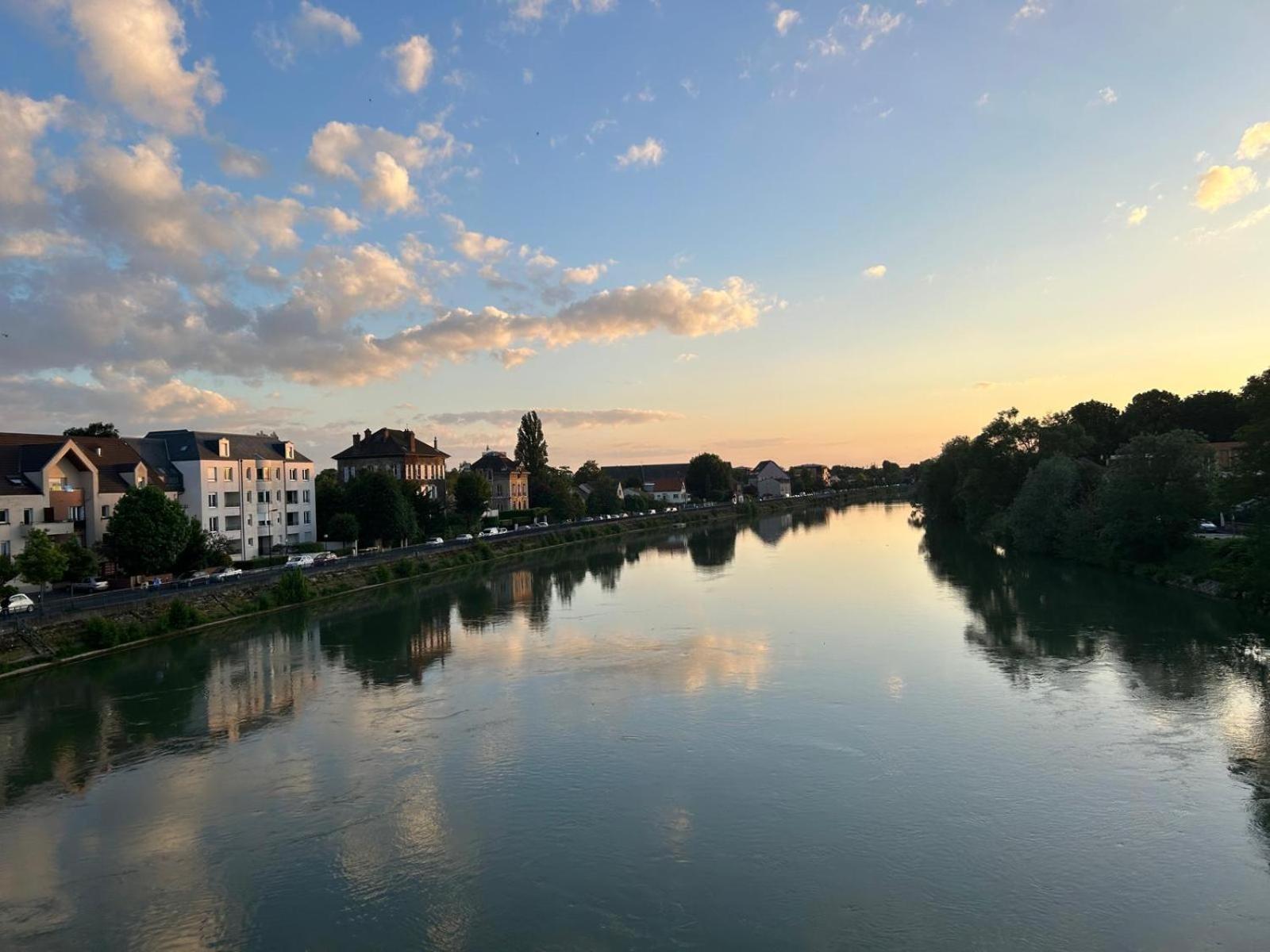 Le Petit Nid D'Yves Apartman Lagny Kültér fotó